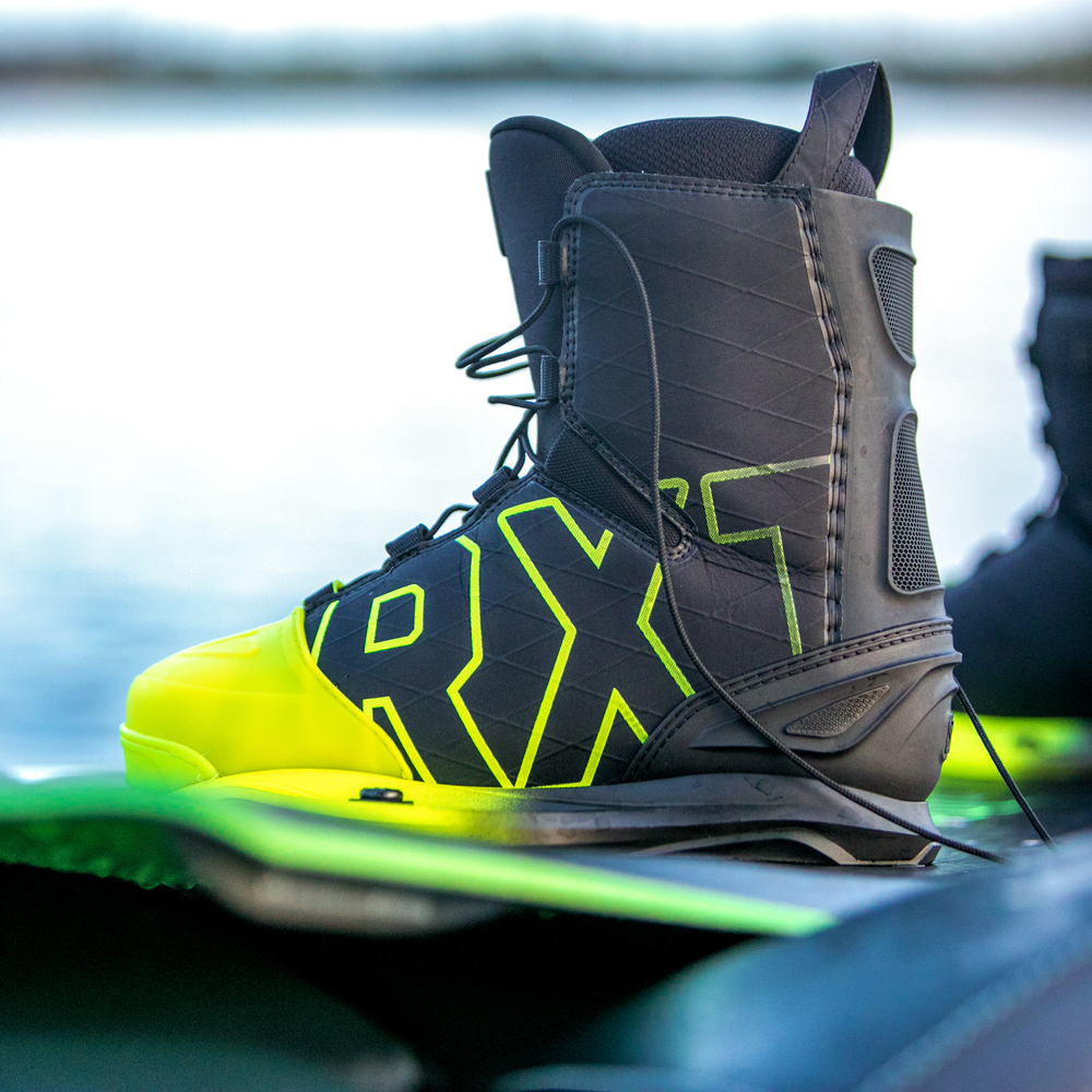 Ronix RXT set de wakeboard 144 cm avec chausses RXT 12