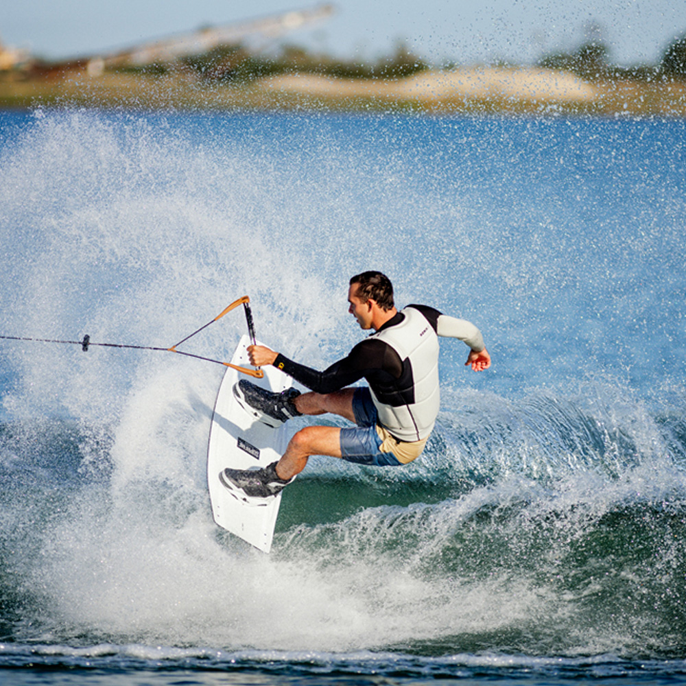 Ronix Supreme 137 cm ensemble de wakeboard avec chausses Supreme BOA 9