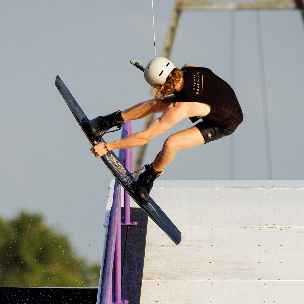 Ronix Utopia 147 cm ensemble de wakeboard avec chausses Diplomat 6