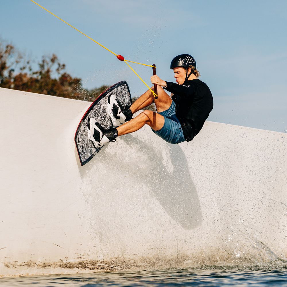Liquid Force Ensemble de wakeboard Apex 134 cm avec Classic 6x fixations 13