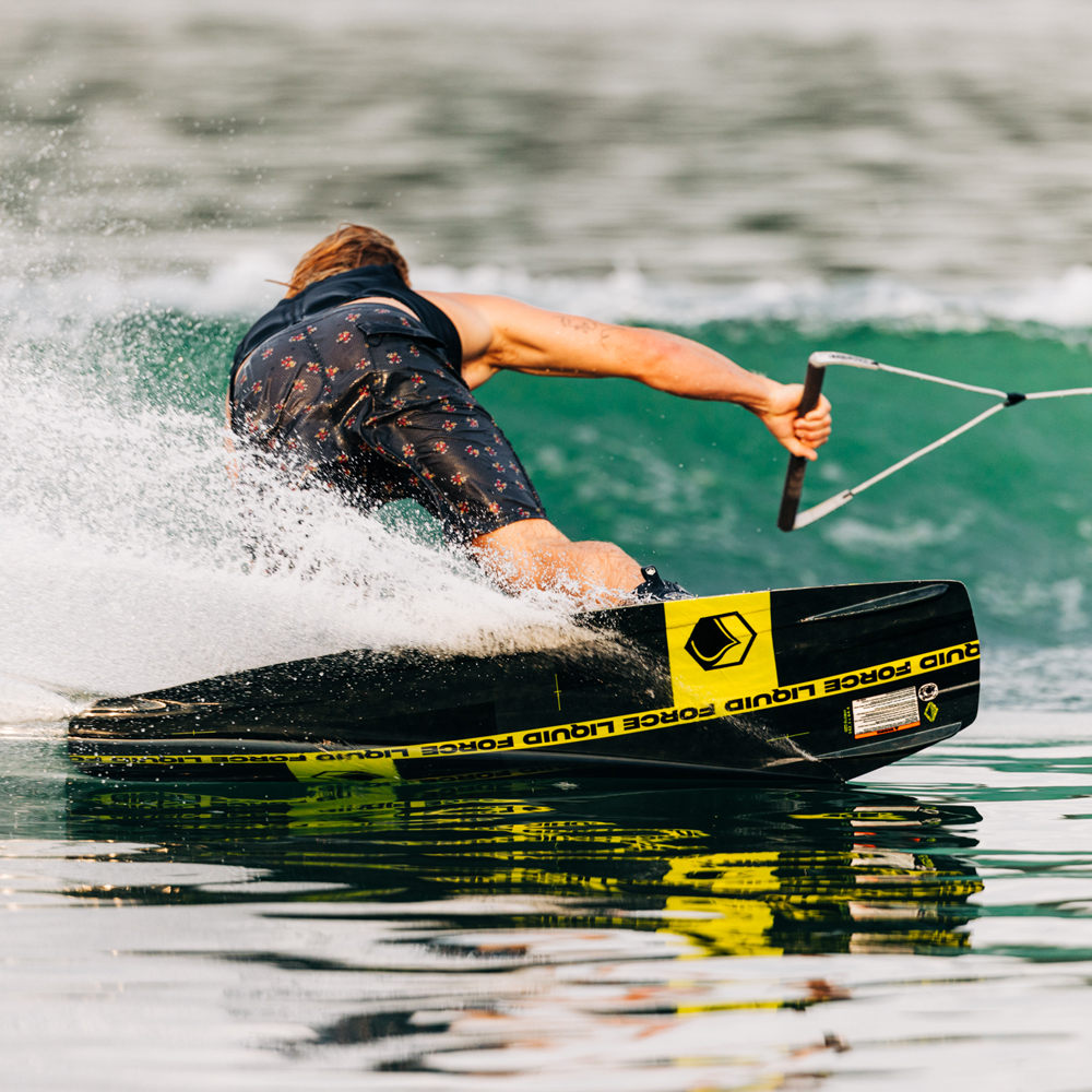 Liquid Force RDX ensemble wakeboard 142 cm avec fixations Transit 10