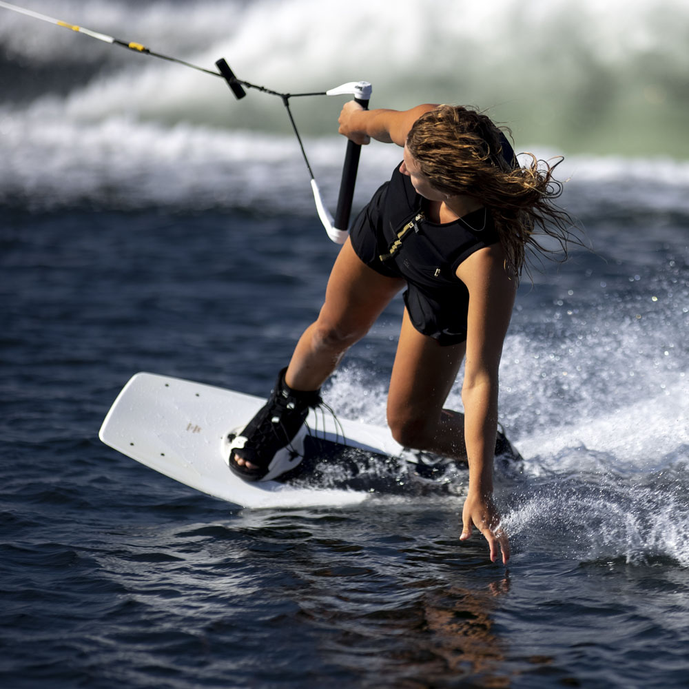 Ladies Quarter 'Til Midnight Satin Flex 134 wakeboard
